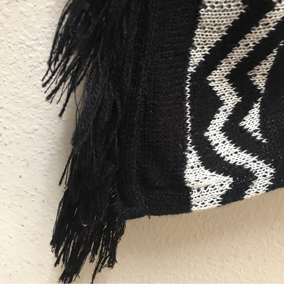 Canyon River Blues Sweater Black Open Front Cardigan Fringe Size Medium NWT - Picture 5 of 9